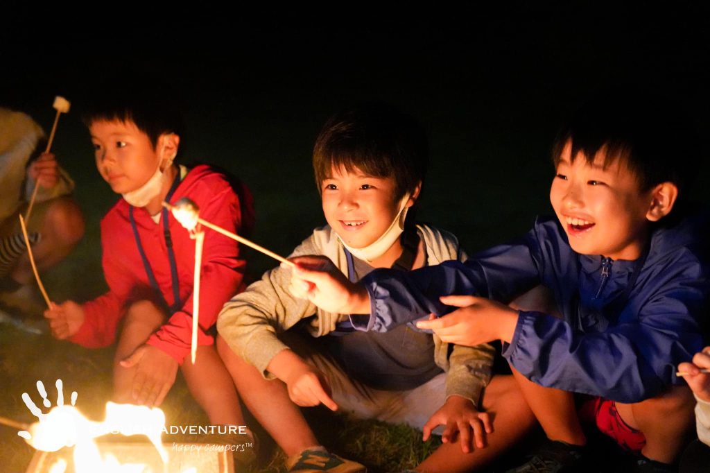 チームファイヤーでマシュマロ焼き！　チームの絆も深まります