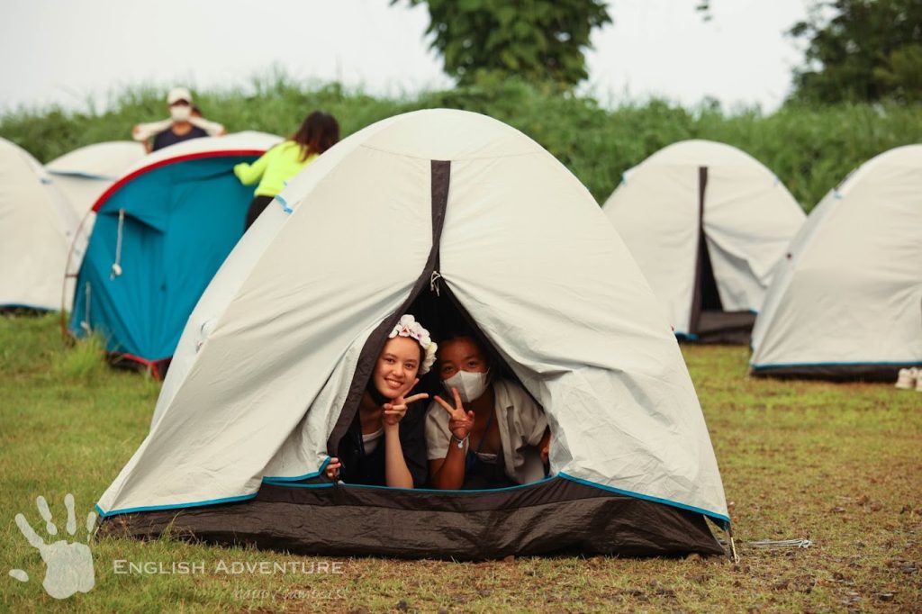 中学生キャンパーは、星空の下テント泊