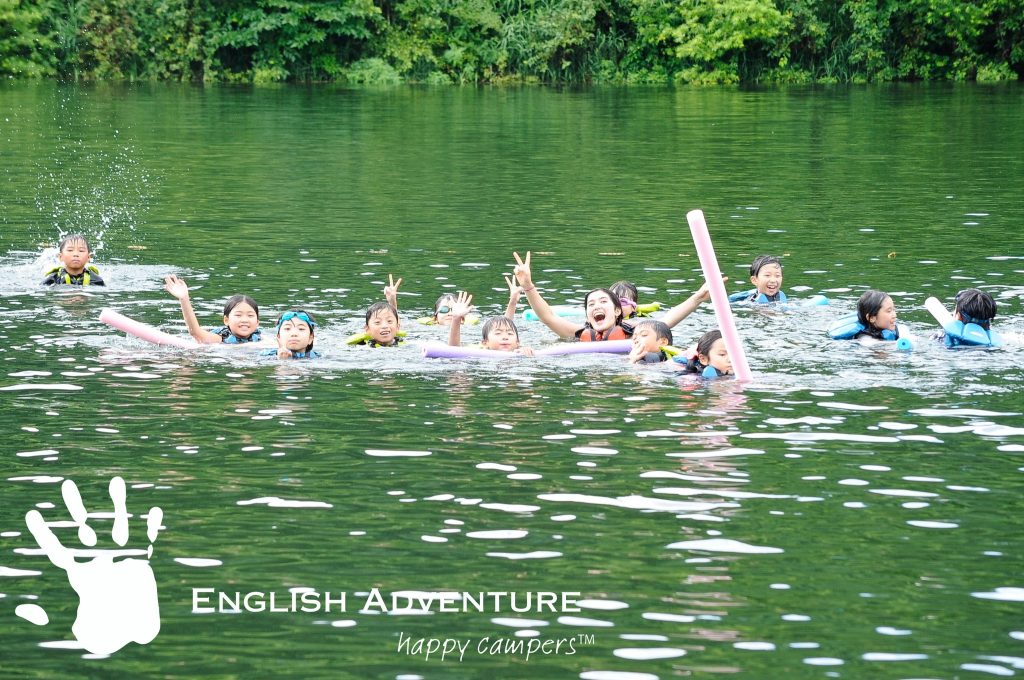 夏の暑い日にザブーン！　ひんやりさわやか、湧き水の湖